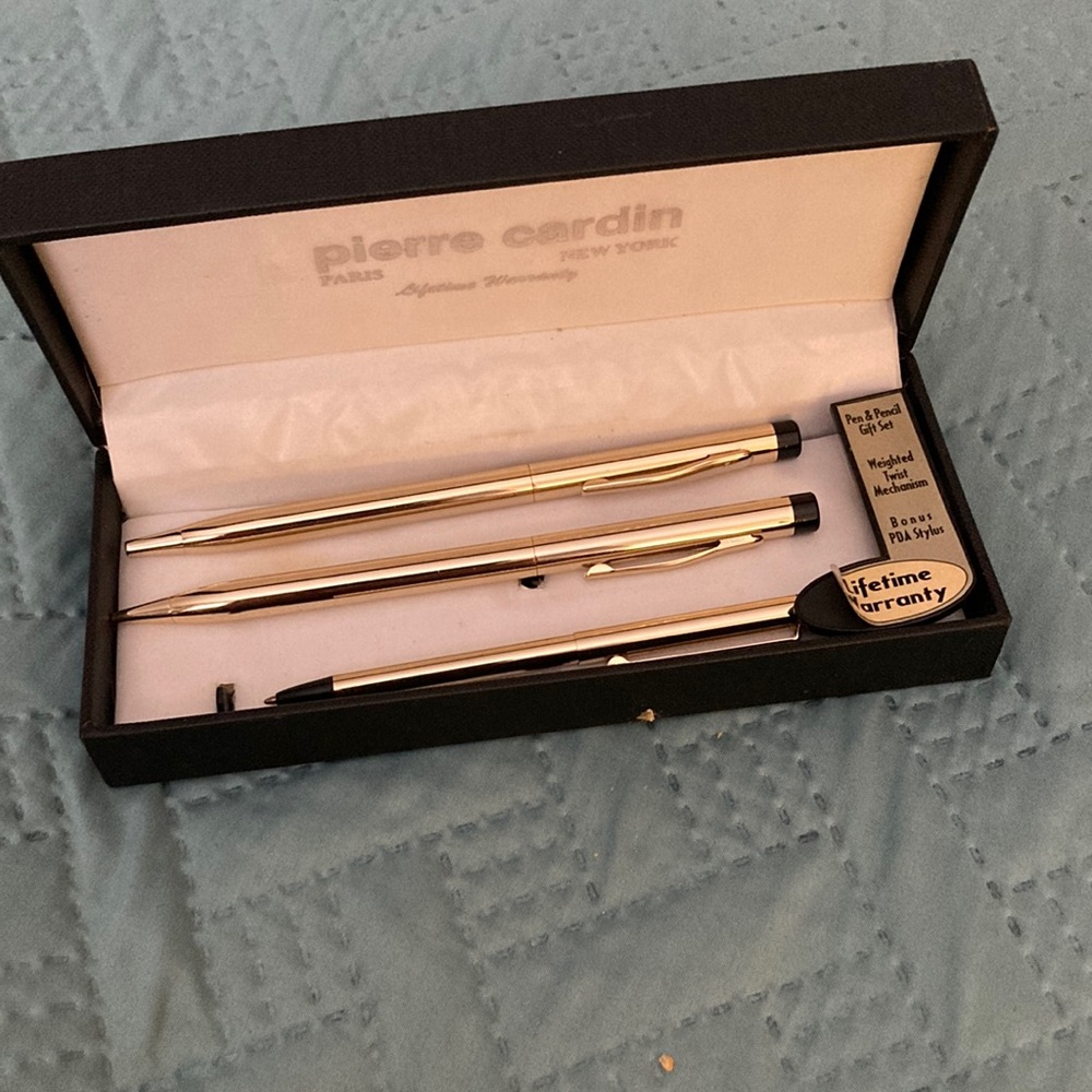 Vintage Pierre Cardin Pen set